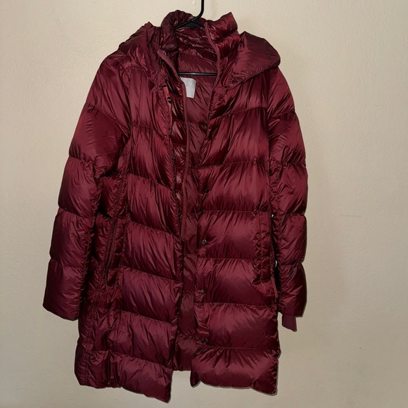 Athleta Lofty Down Coat Jacket Hooded Maroon Burgundy Puffy Jacket Size Small - Picture 2 of 15